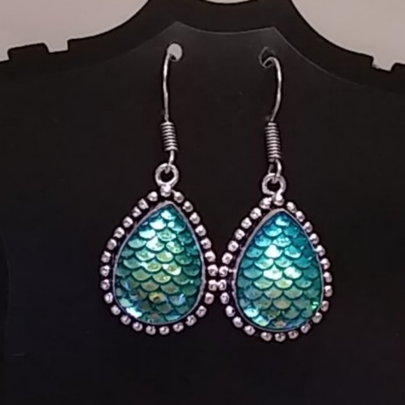 ๐MULTI COLOR DIECLO GLASS Handmade earrings - Picture 4 of 16